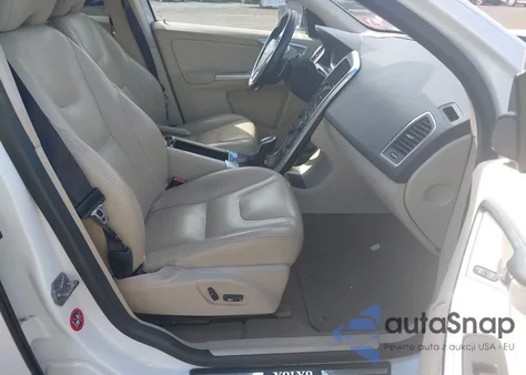 2015 Volvo Xc60 T6 из США, поврежденный, VIN YV4902RB4F2562694